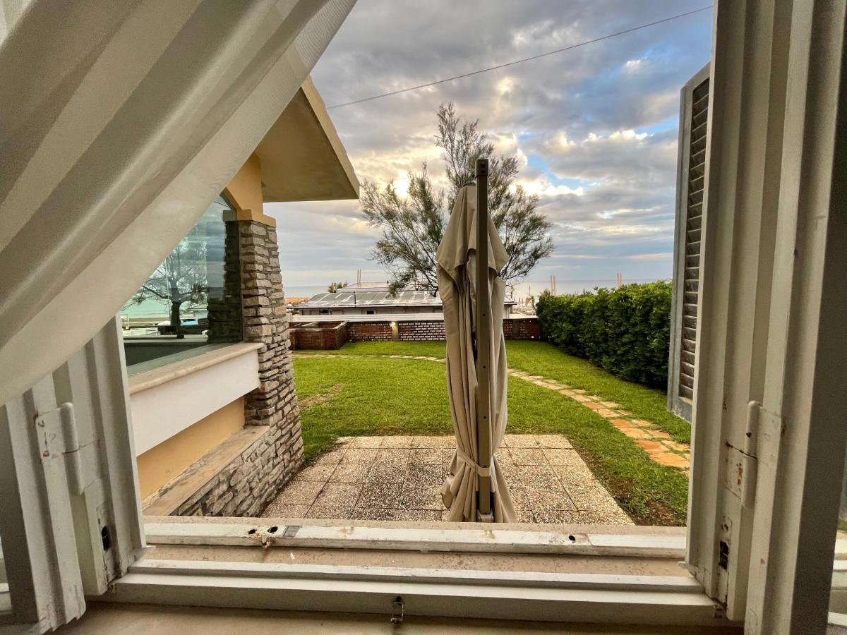 Villa Paonessa Lido Di Fondi Exterior foto