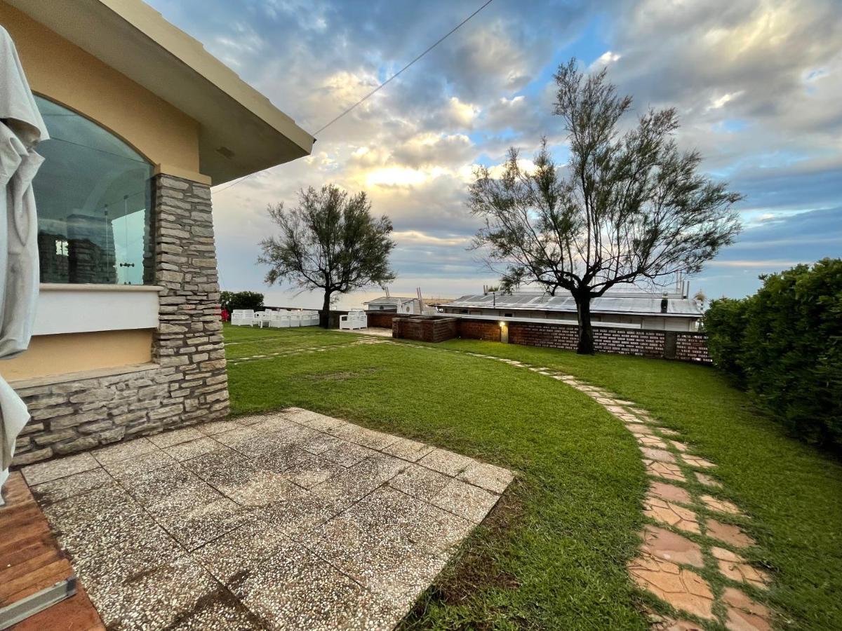 Villa Paonessa Lido Di Fondi Exterior foto