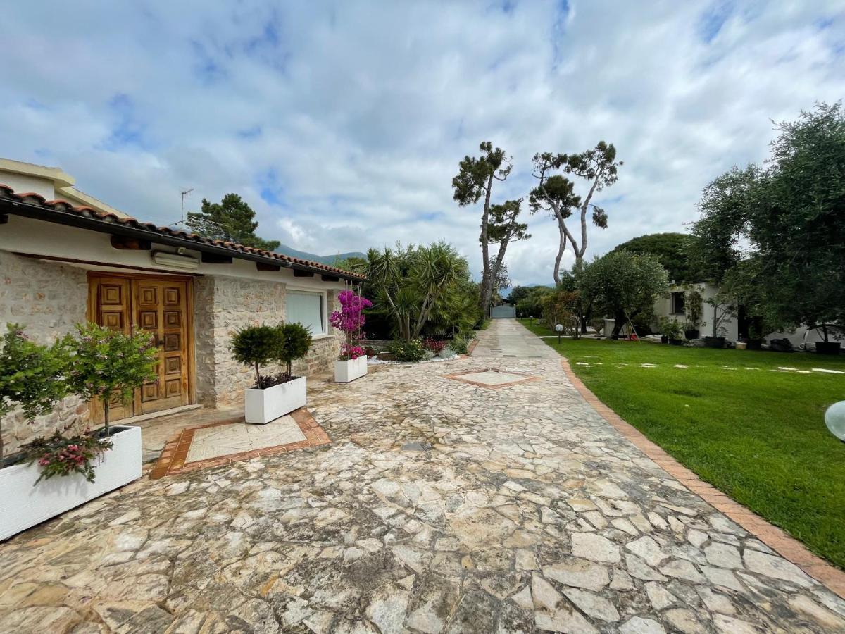 Villa Paonessa Lido Di Fondi Exterior foto